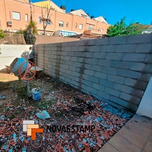 Foto 11V - Muro separacion jardin en  construcción muros bloques hormigón